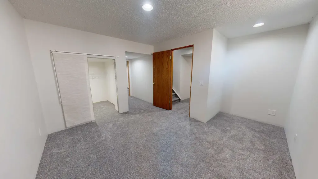 60 Sunmeadows Court SE Calgary AB T2X 3H5