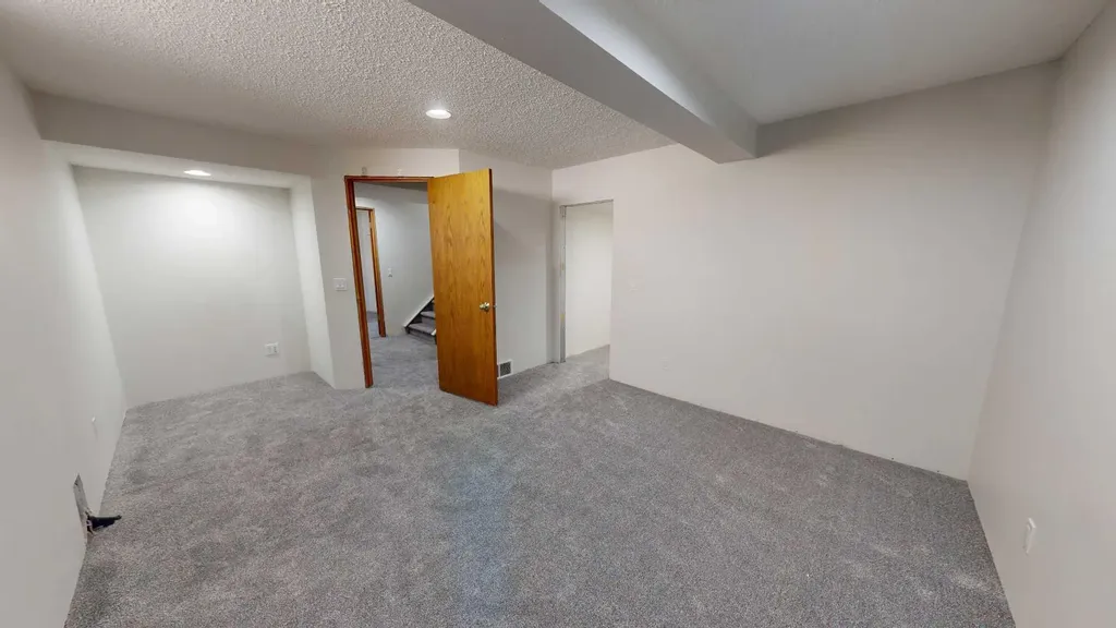 60 Sunmeadows Court SE Calgary AB T2X 3H5