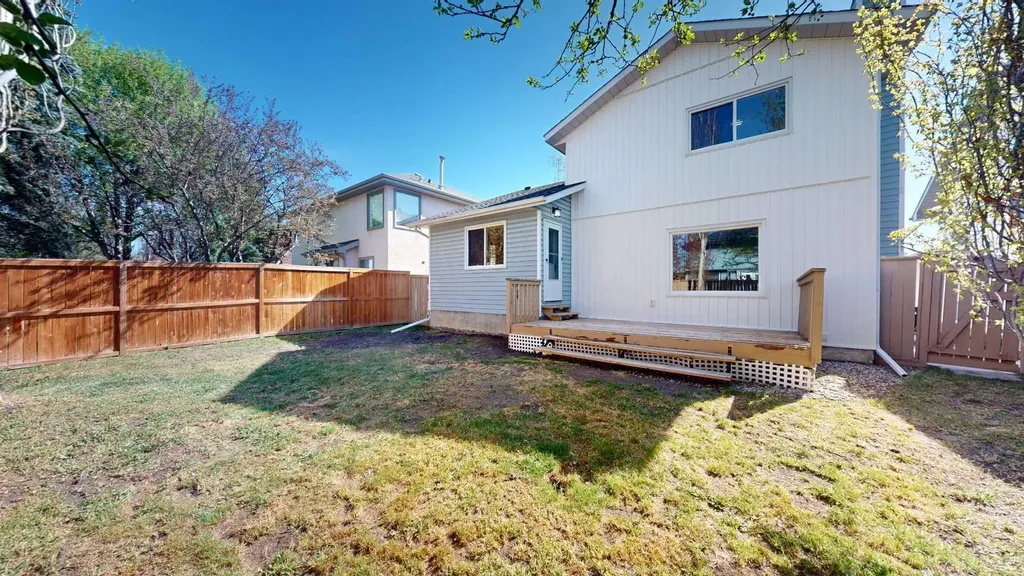 60 Sunmeadows Court SE Calgary AB T2X 3H5