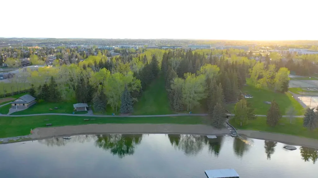 60 Sunmeadows Court SE Calgary AB T2X 3H5