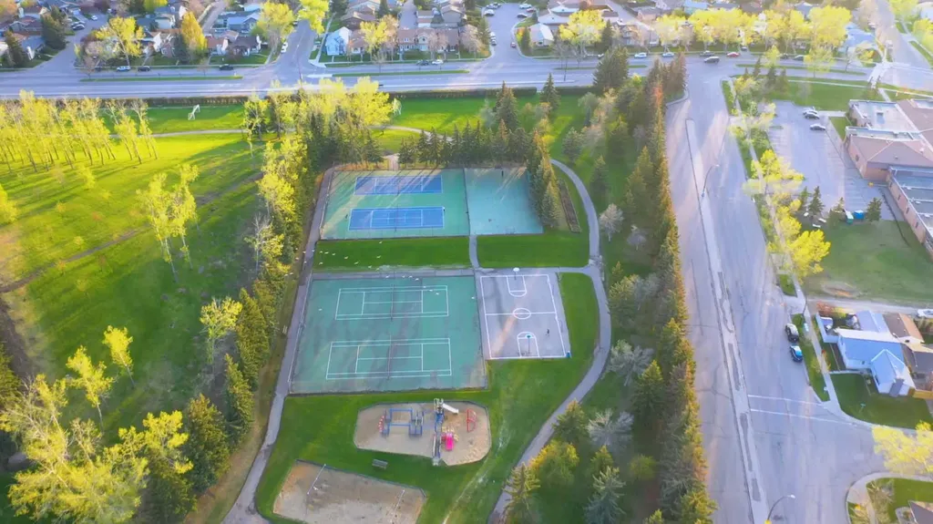 60 Sunmeadows Court SE Calgary AB T2X 3H5