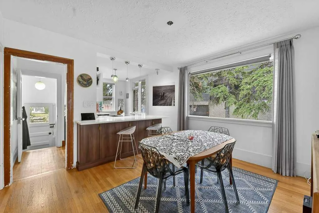 924 7a Street NW Calgary AB T2M 3H2