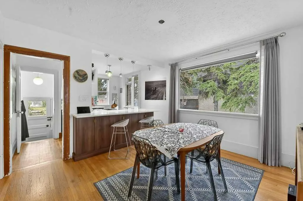 924 7a Street NW Calgary AB T2M 3H2