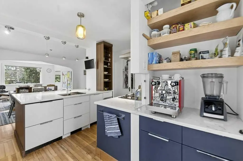 924 7a Street NW Calgary AB T2M 3H2