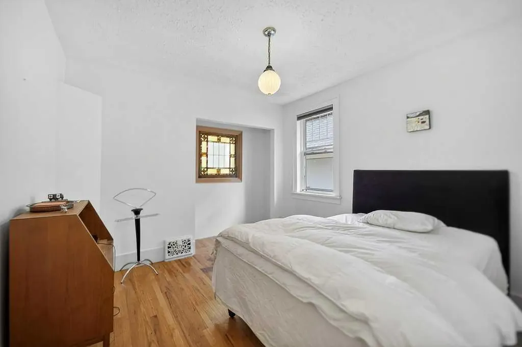 924 7a Street NW Calgary AB T2M 3H2