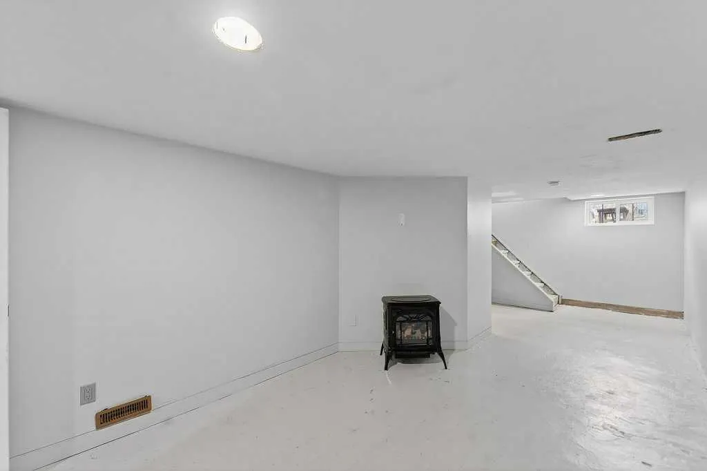 924 7a Street NW Calgary AB T2M 3H2
