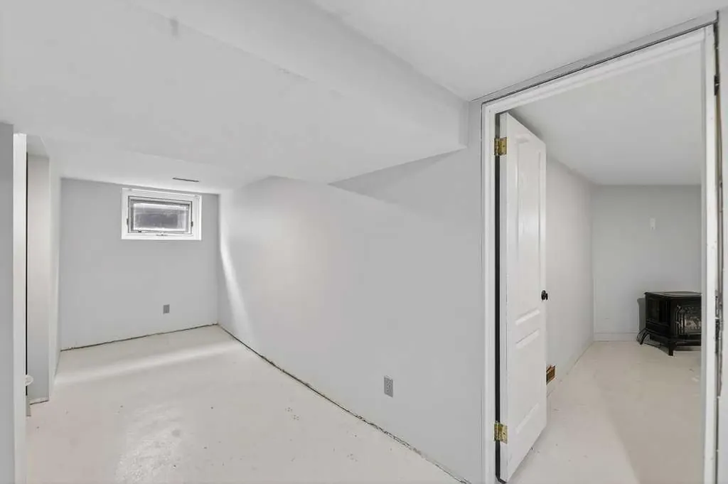 924 7a Street NW Calgary AB T2M 3H2