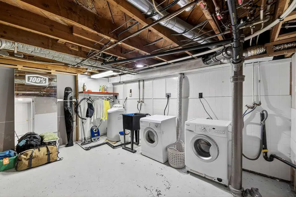 924 7a Street NW Calgary AB T2M 3H2