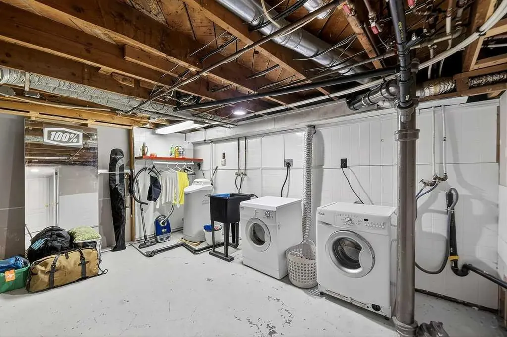 924 7a Street NW Calgary AB T2M 3H2
