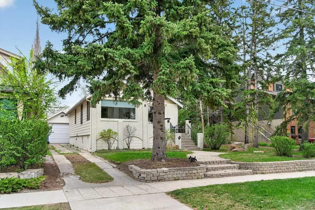 924 7a Street NW Calgary AB T2M 3H2