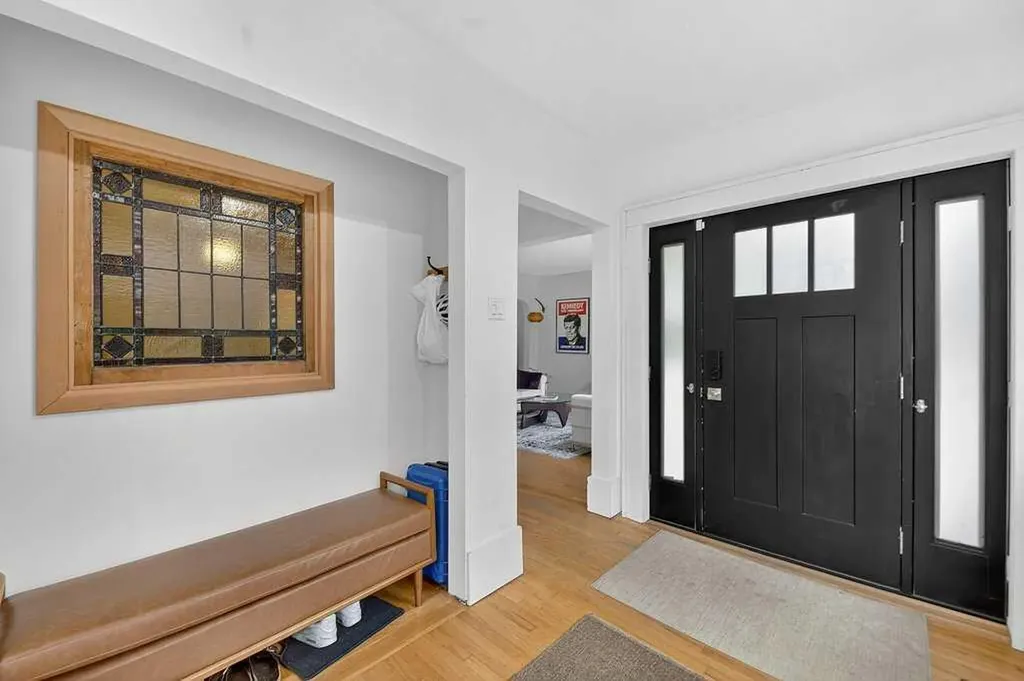 924 7a Street NW Calgary AB T2M 3H2