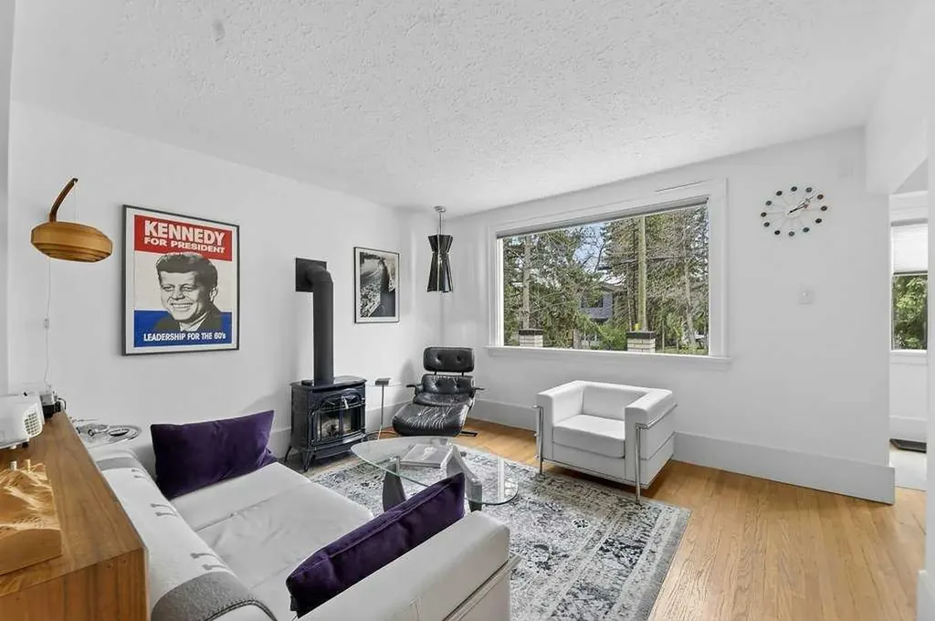 924 7a Street NW Calgary AB T2M 3H2