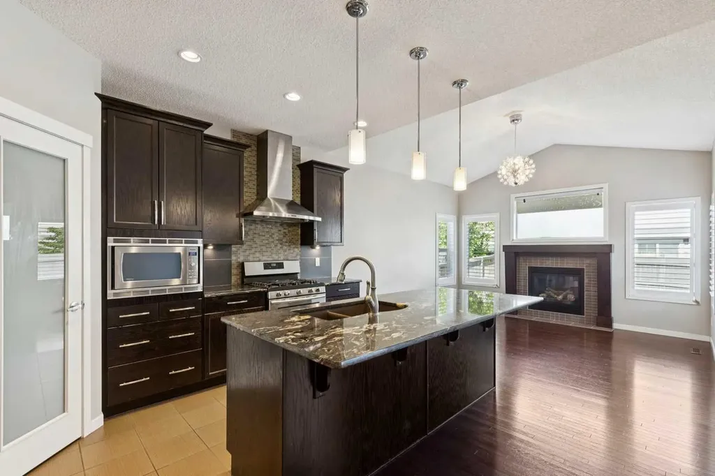 53 Sage Valley Circle NW Calgary AB T3R 0E8