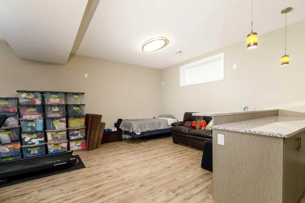 475 Townsend Street Red Deer AB T4P 0Y5