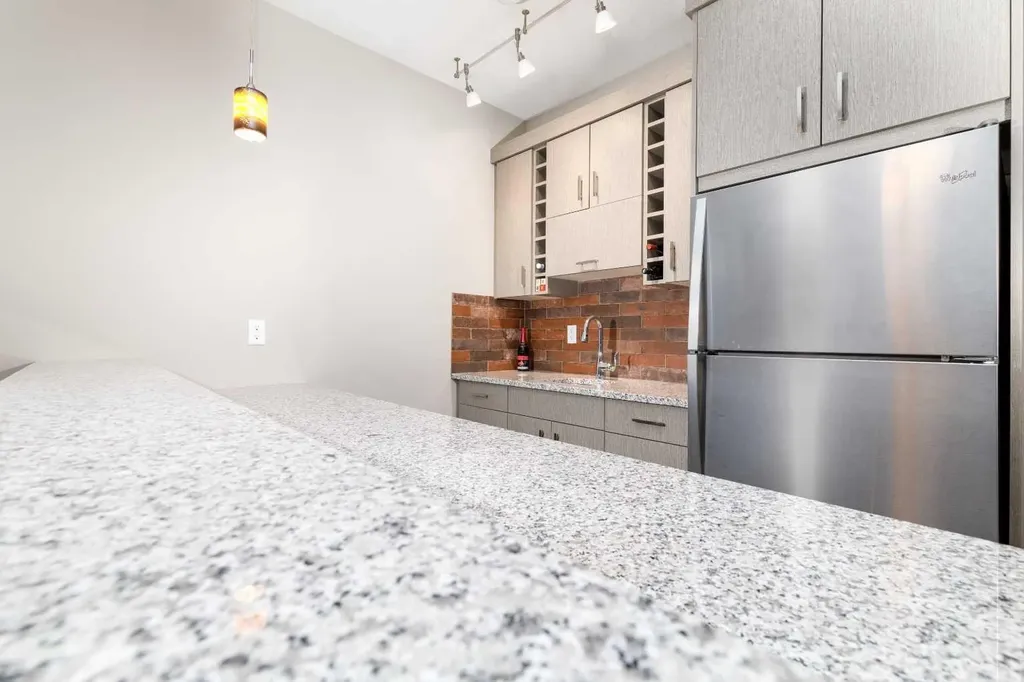 475 Townsend Street Red Deer AB T4P 0Y5