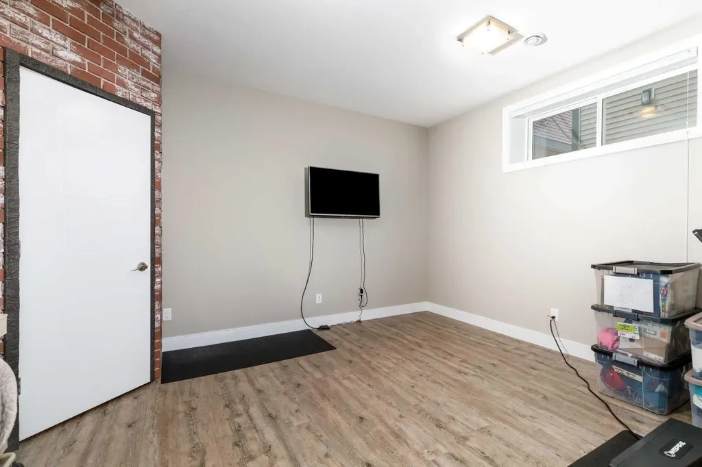 475 Townsend Street Red Deer AB T4P 0Y5
