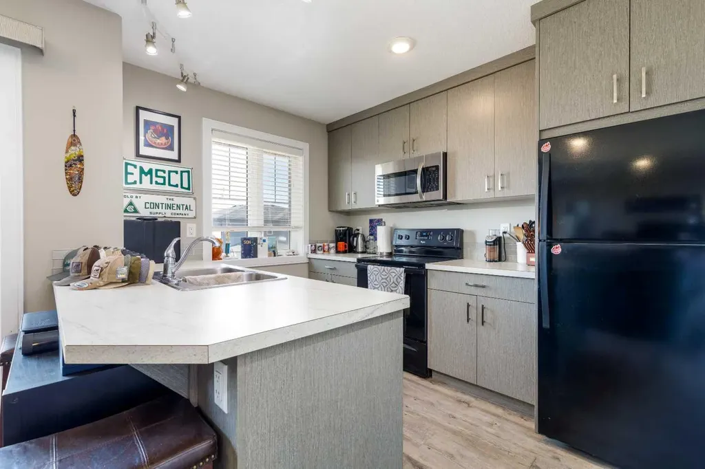 475 Townsend Street Red Deer AB T4P 0Y5
