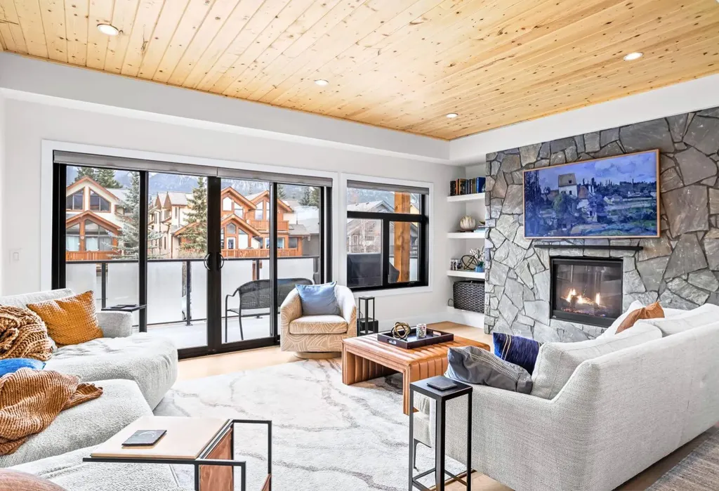 826 7th Street Canmore AB T1W 2C8
