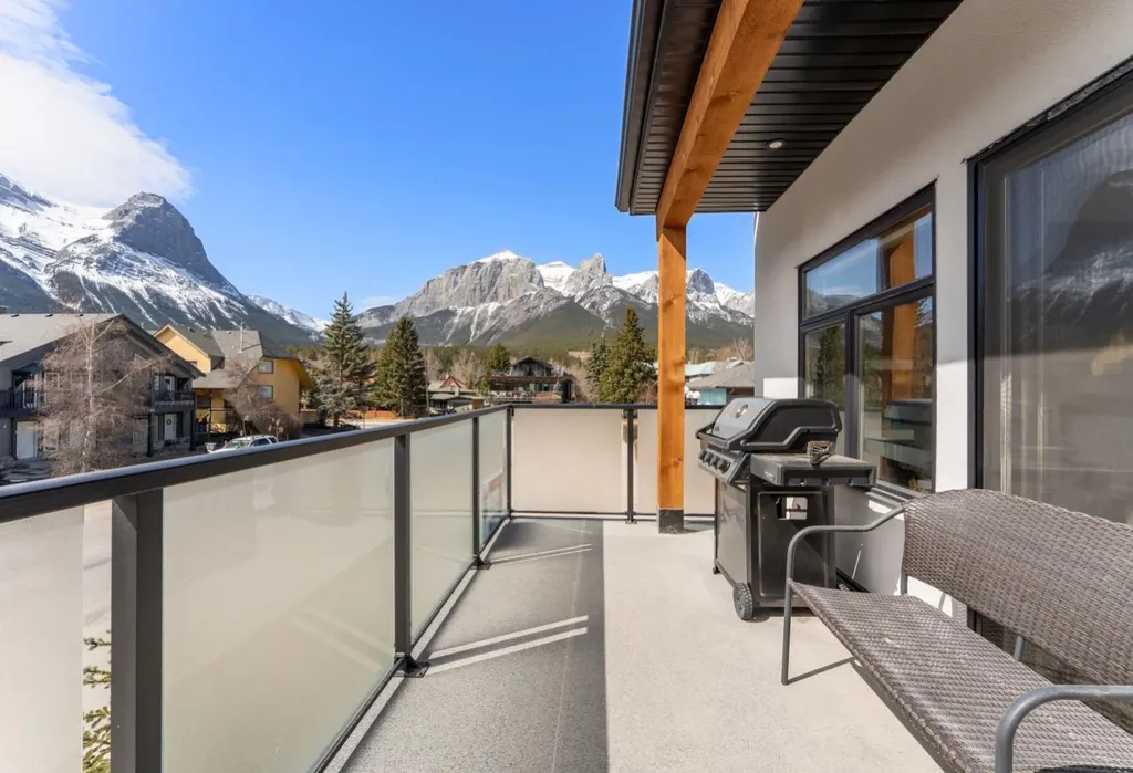 826 7th Street Canmore AB T1W 2C8