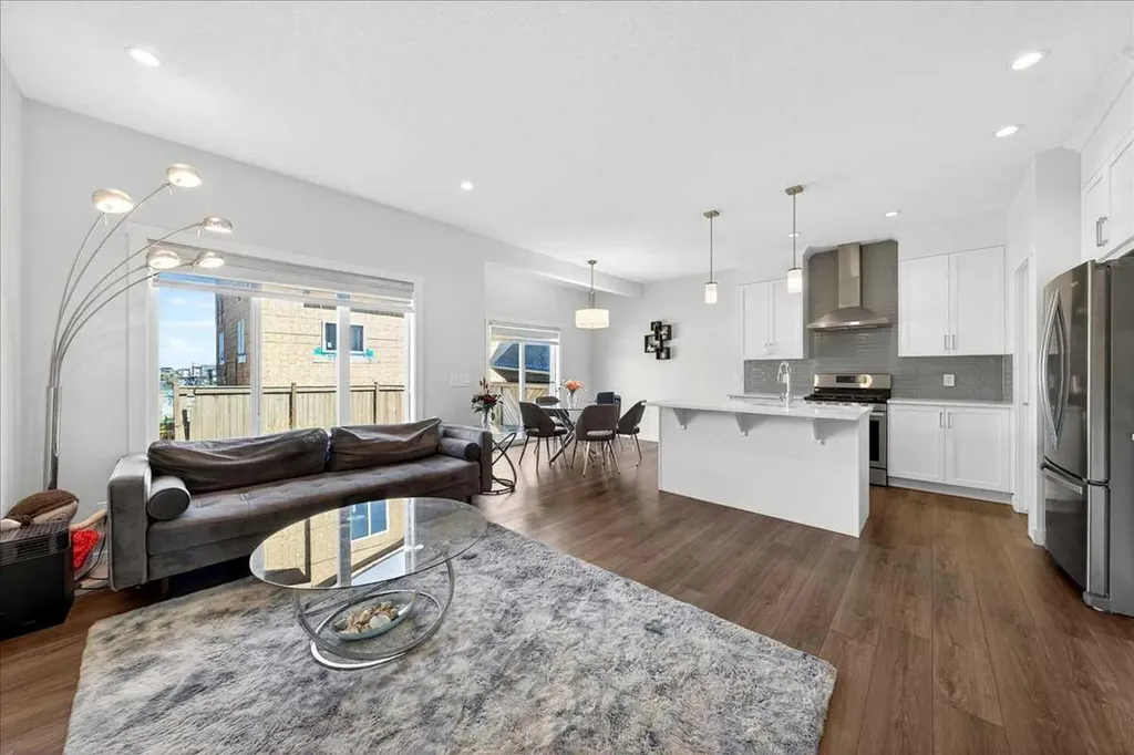 44 Saddlestone Way NE Calgary AB T3J2C9