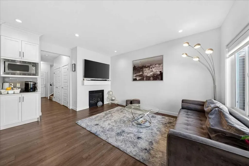44 Saddlestone Way NE Calgary AB T3J2C9
