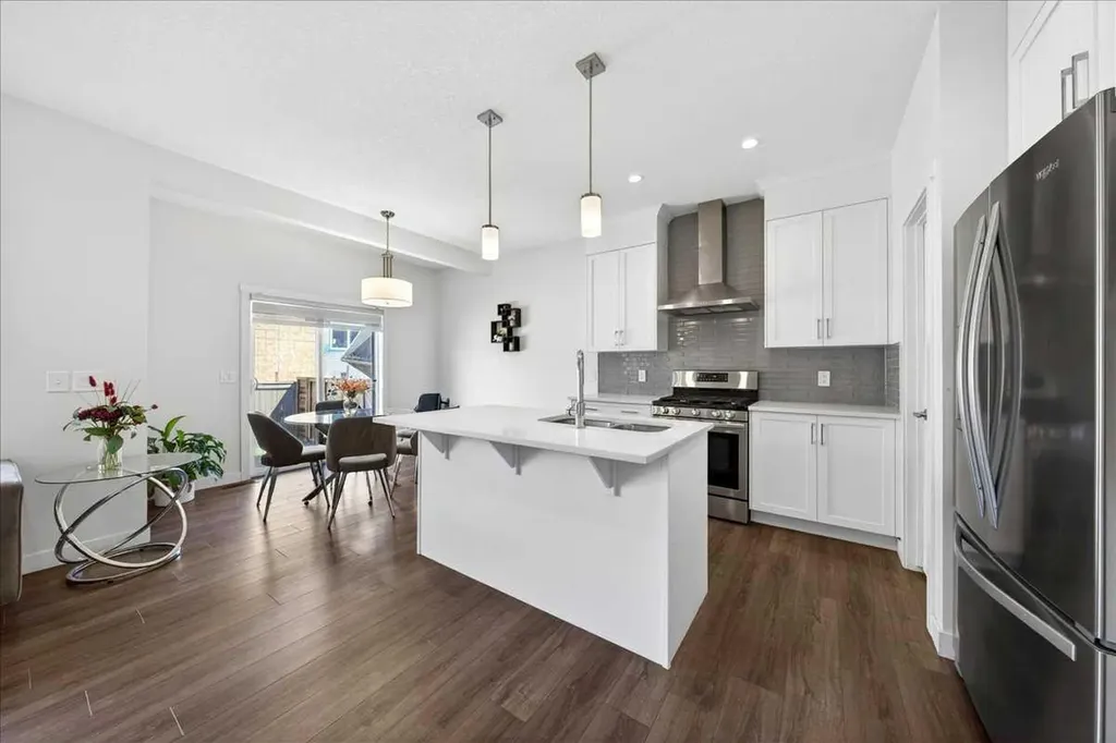 44 Saddlestone Way NE Calgary AB T3J2C9