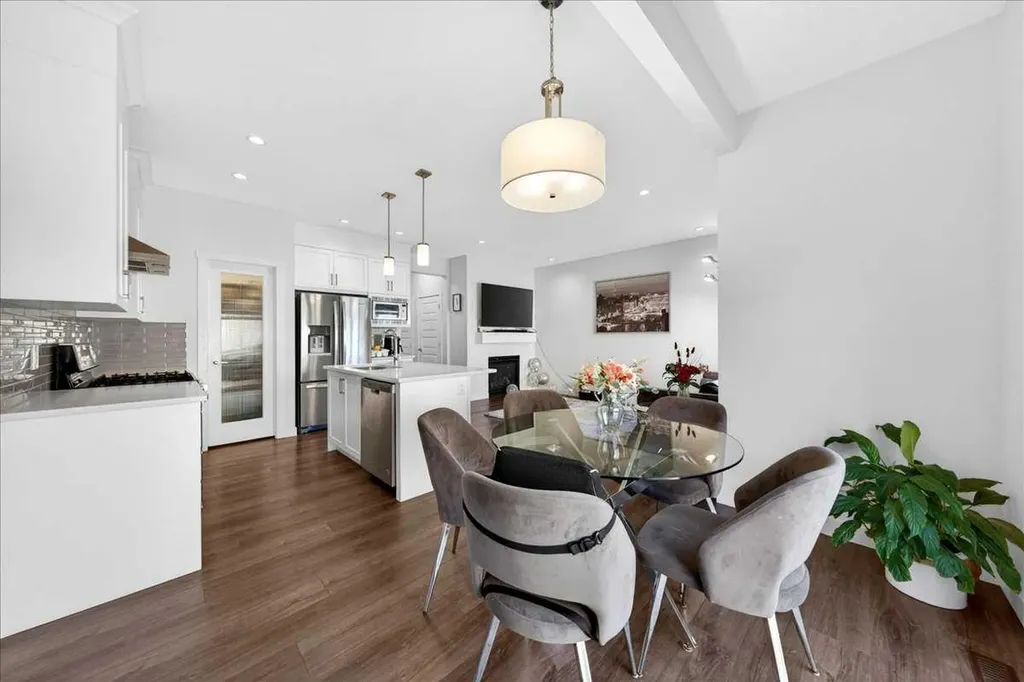 44 Saddlestone Way NE Calgary AB T3J2C9
