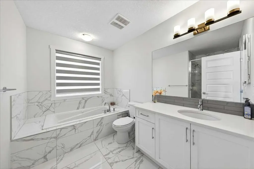 44 Saddlestone Way NE Calgary AB T3J2C9