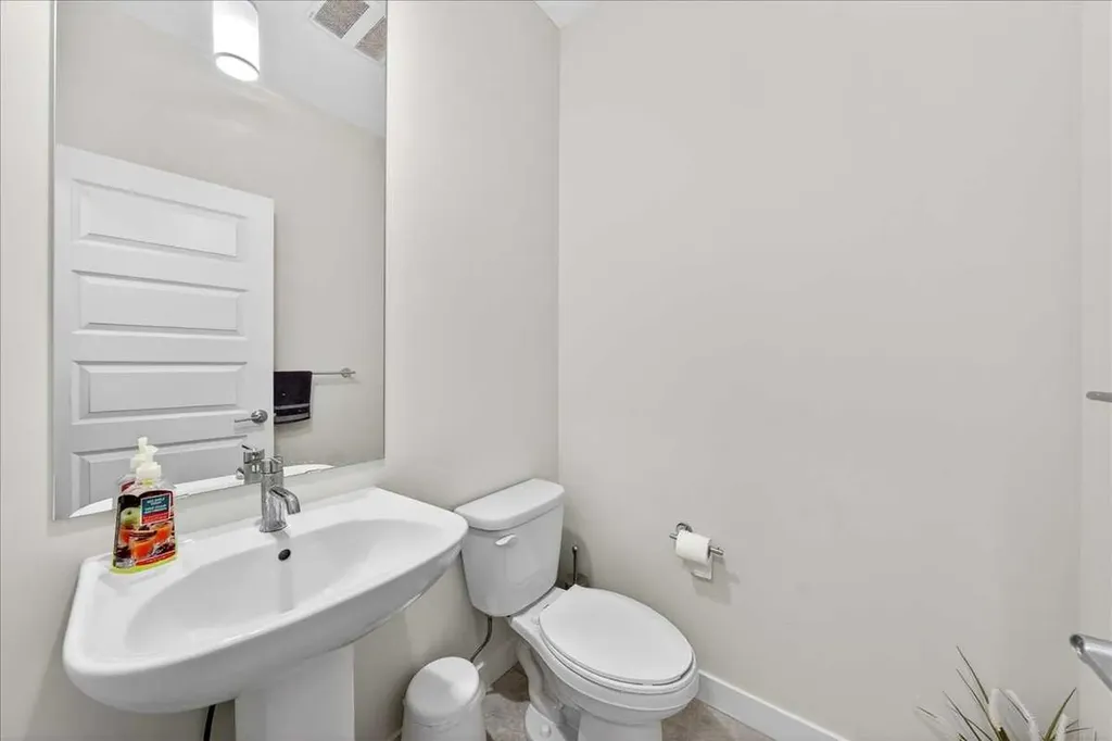 44 Saddlestone Way NE Calgary AB T3J2C9