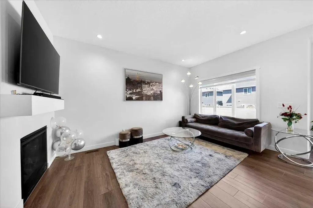 44 Saddlestone Way NE Calgary AB T3J2C9