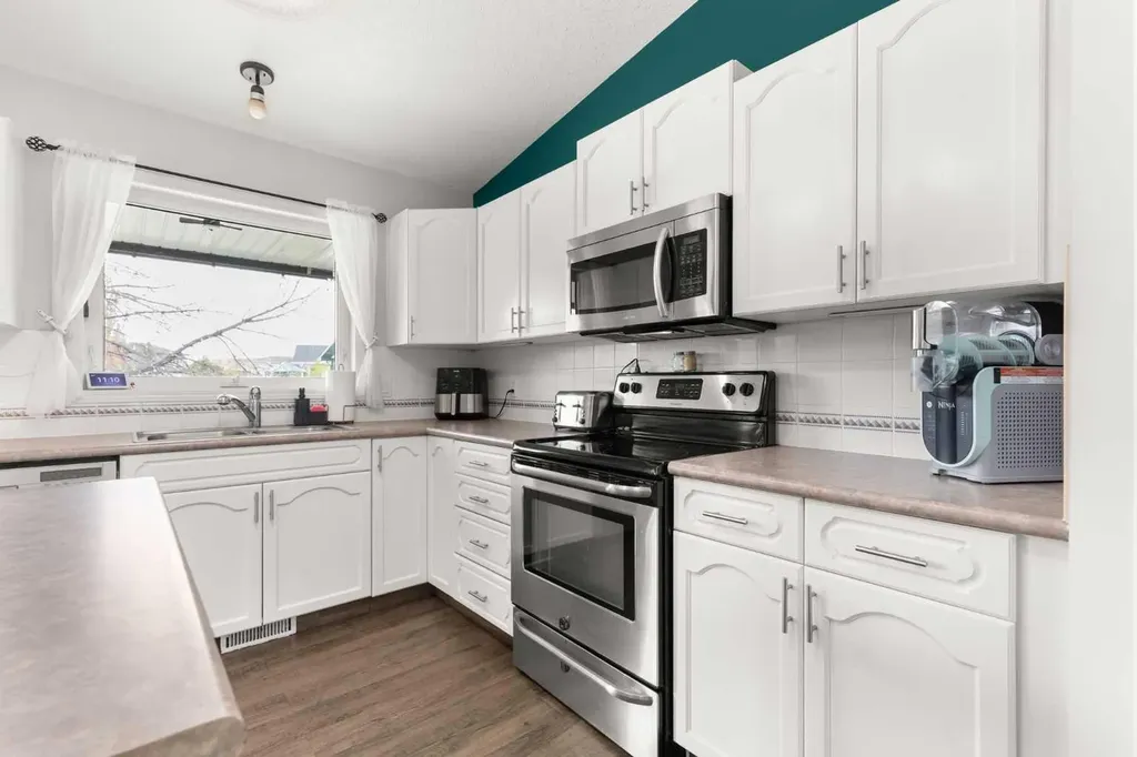 453 Stark Way SE Medicine Hat AB T1B4N1