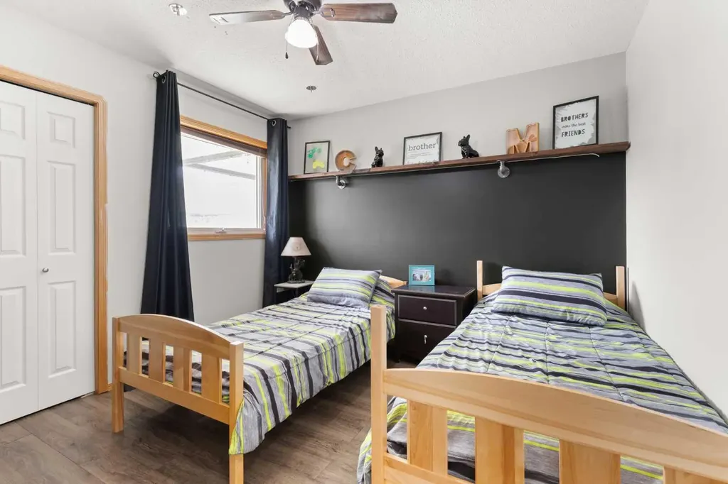 453 Stark Way SE Medicine Hat AB T1B4N1