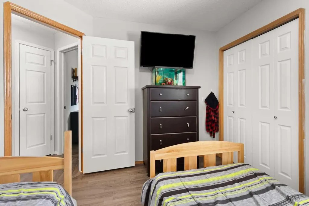 453 Stark Way SE Medicine Hat AB T1B4N1
