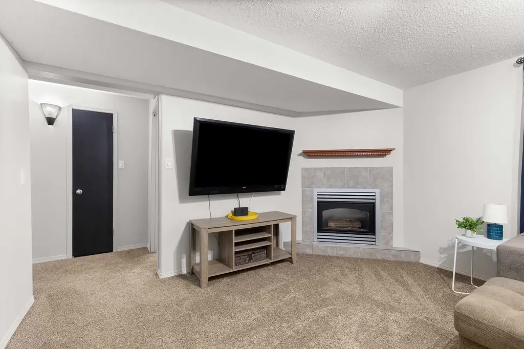 453 Stark Way SE Medicine Hat AB T1B4N1