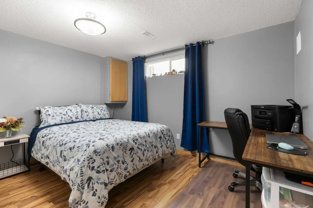 453 Stark Way SE Medicine Hat AB T1B4N1