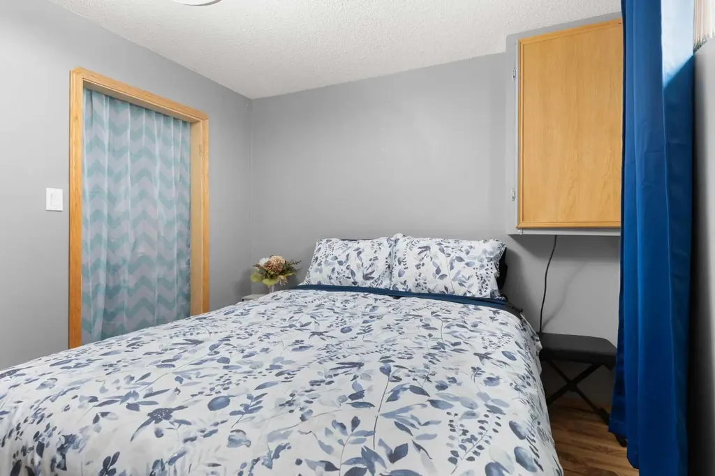 453 Stark Way SE Medicine Hat AB T1B4N1