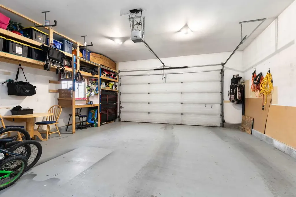 453 Stark Way SE Medicine Hat AB T1B4N1