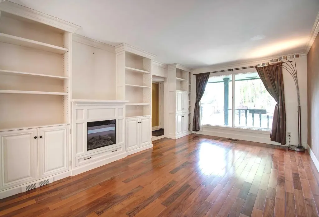 294 Southampton Drive SW Calgary AB T2W 0V8