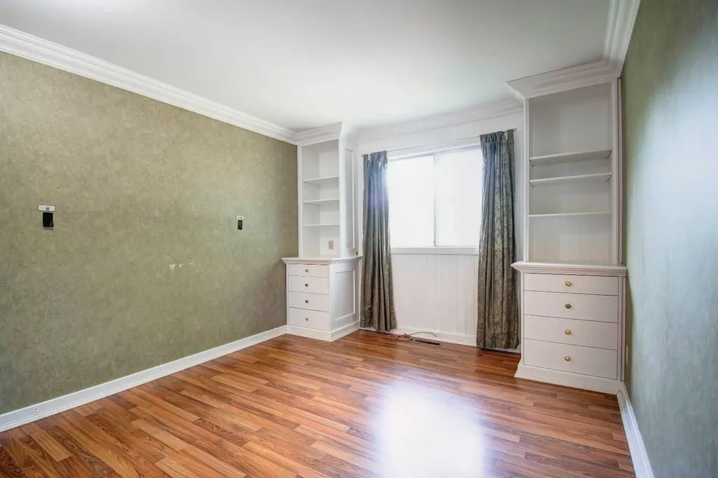 294 Southampton Drive SW Calgary AB T2W 0V8
