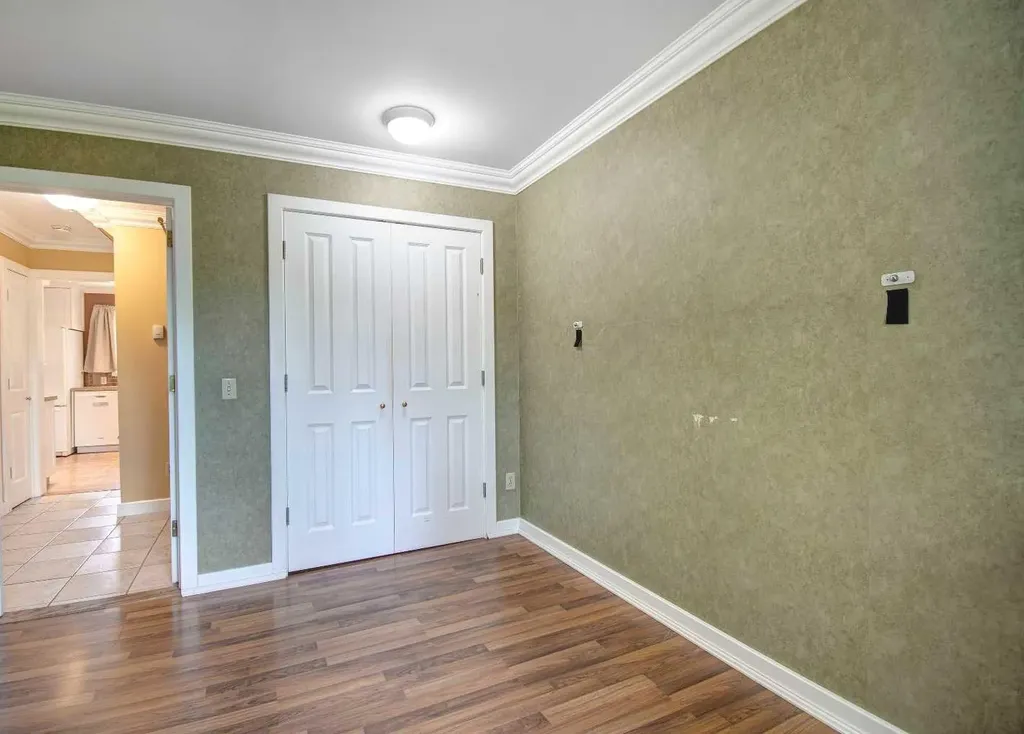 294 Southampton Drive SW Calgary AB T2W 0V8