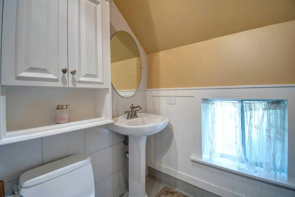 294 Southampton Drive SW Calgary AB T2W 0V8