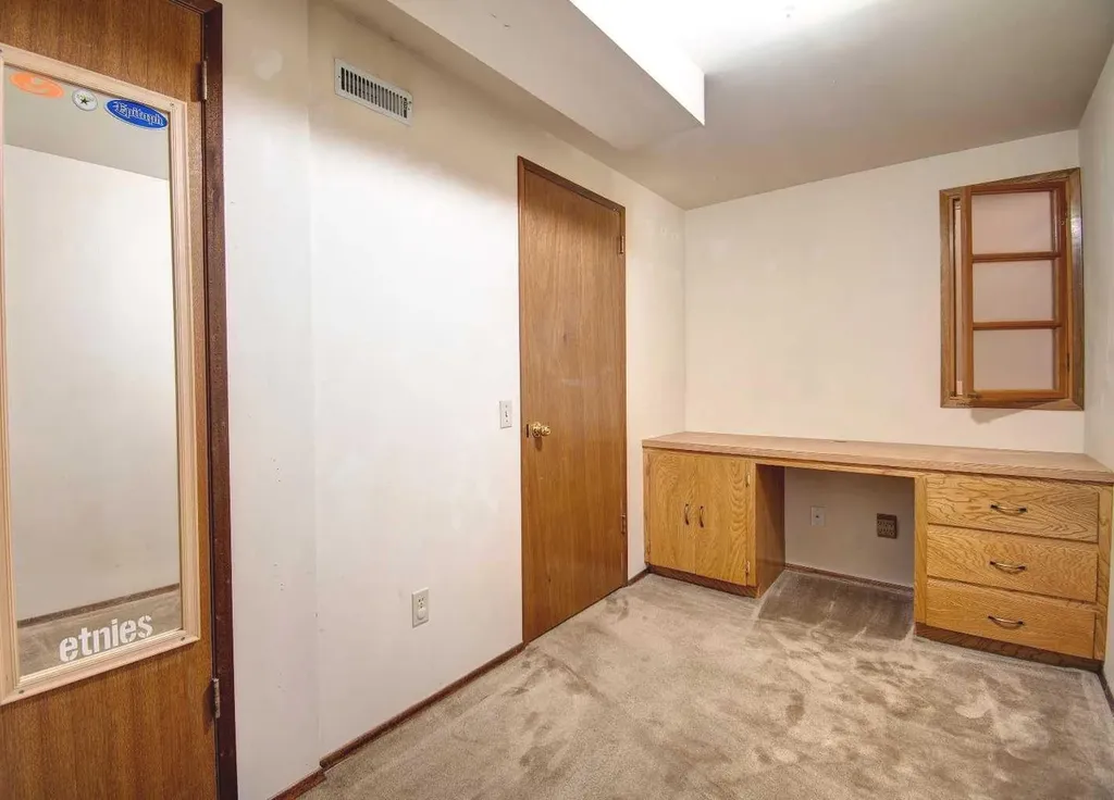 294 Southampton Drive SW Calgary AB T2W 0V8