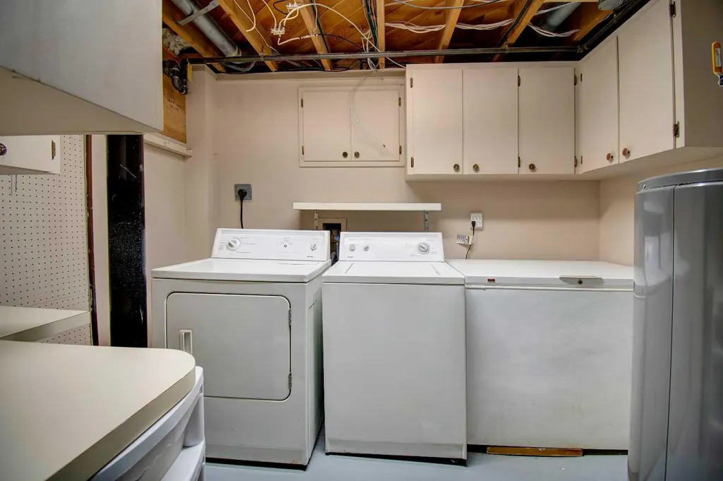294 Southampton Drive SW Calgary AB T2W 0V8