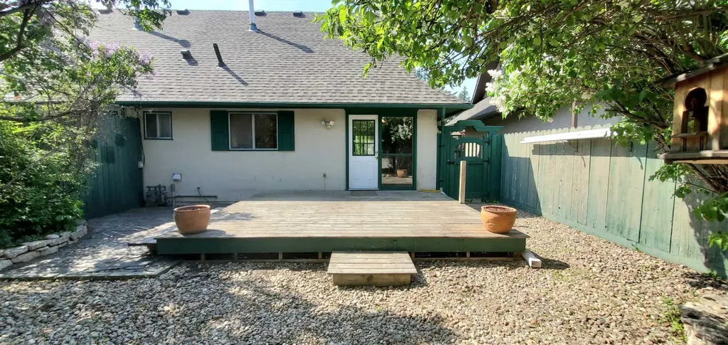 294 Southampton Drive SW Calgary AB T2W 0V8