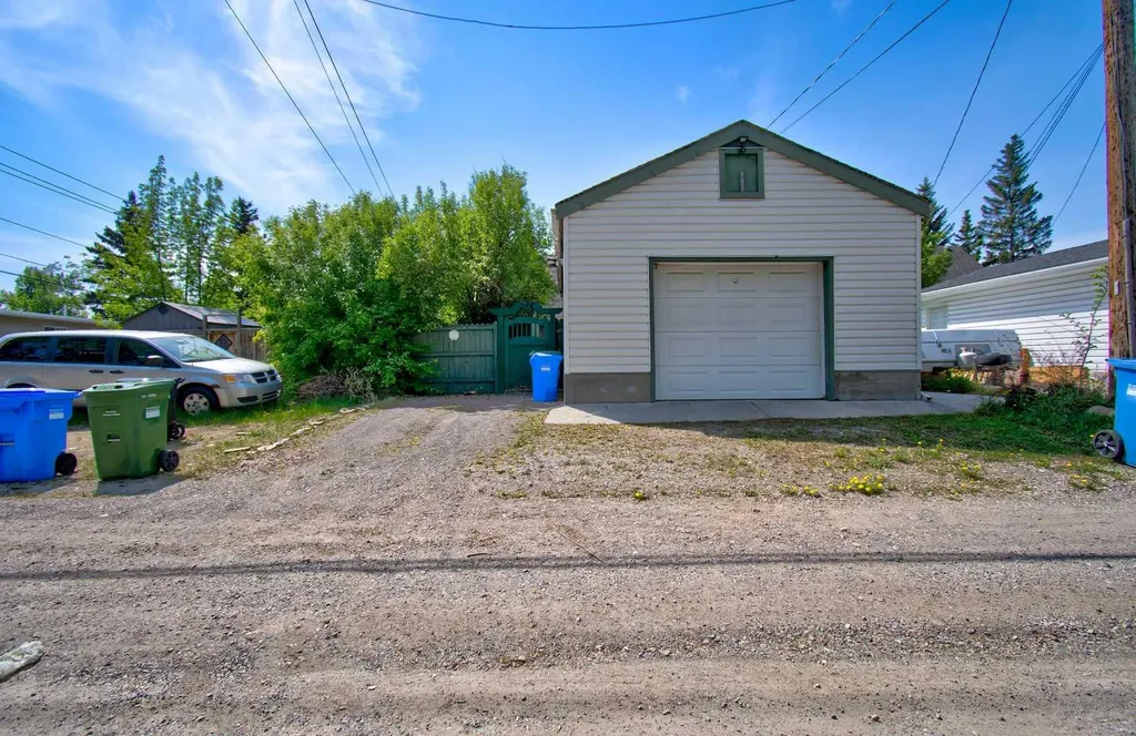 294 Southampton Drive SW Calgary AB T2W 0V8