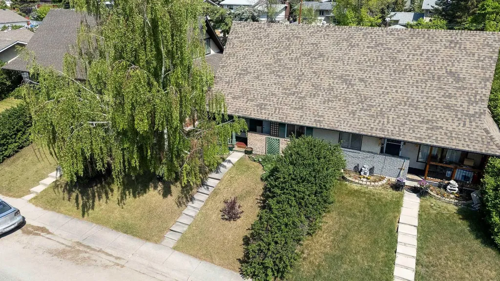 294 Southampton Drive SW Calgary AB T2W 0V8