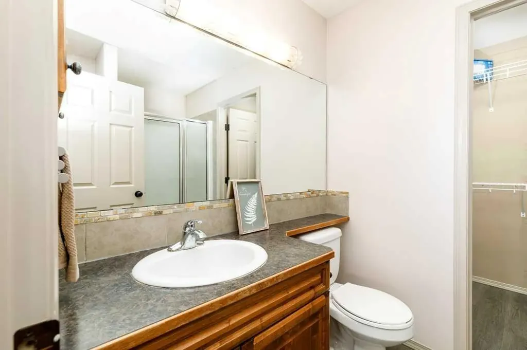 15 Kirton Close Red Deer AB T4P4E9