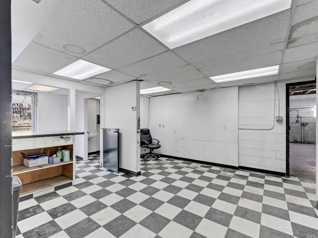 1137 & 1139 Kingsway Avenue SE Medicine Hat AB T1A2Y1