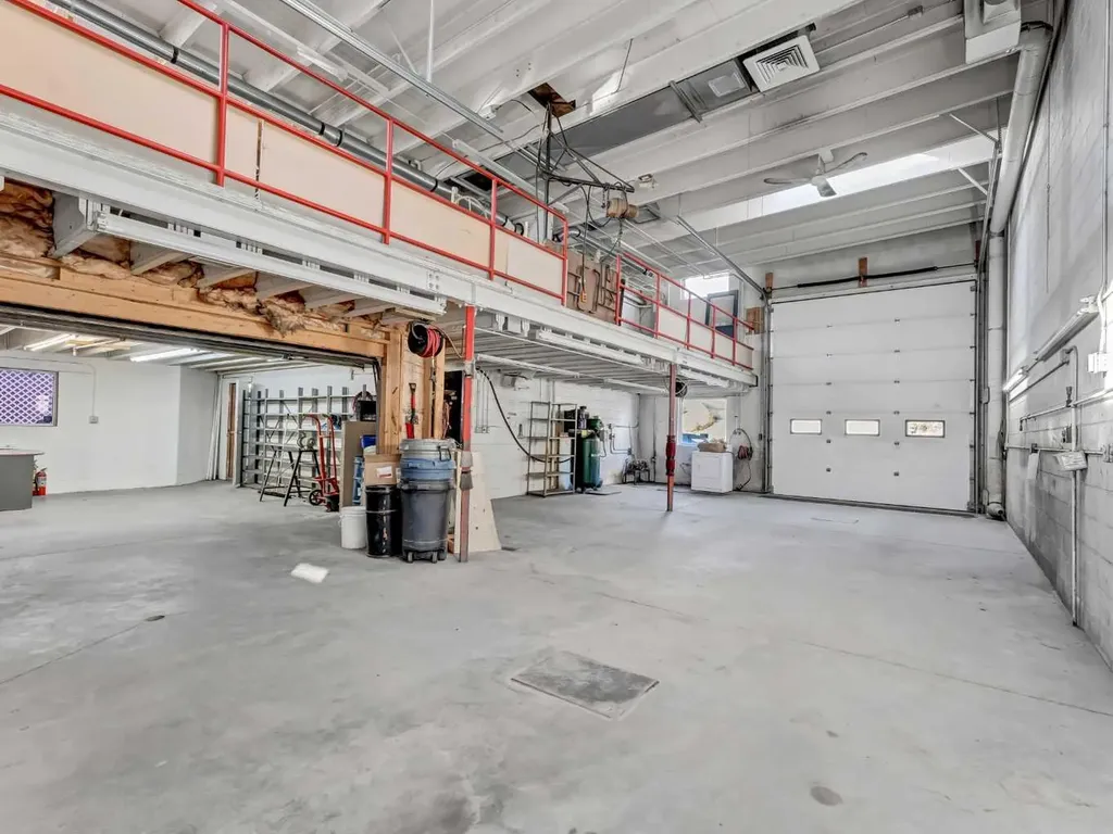 1137 & 1139 Kingsway Avenue SE Medicine Hat AB T1A2Y1