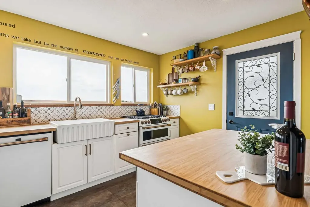 251045 Range Road 244 Rural Wheatland County AB T1P 0M2